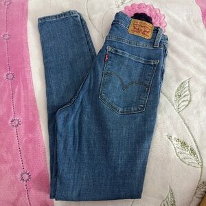 Levi's Women's Classic Straight Leg Blue Jeans